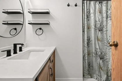 Primary Bathroom Photo of 202 7095 133b Street, Surrey, BC