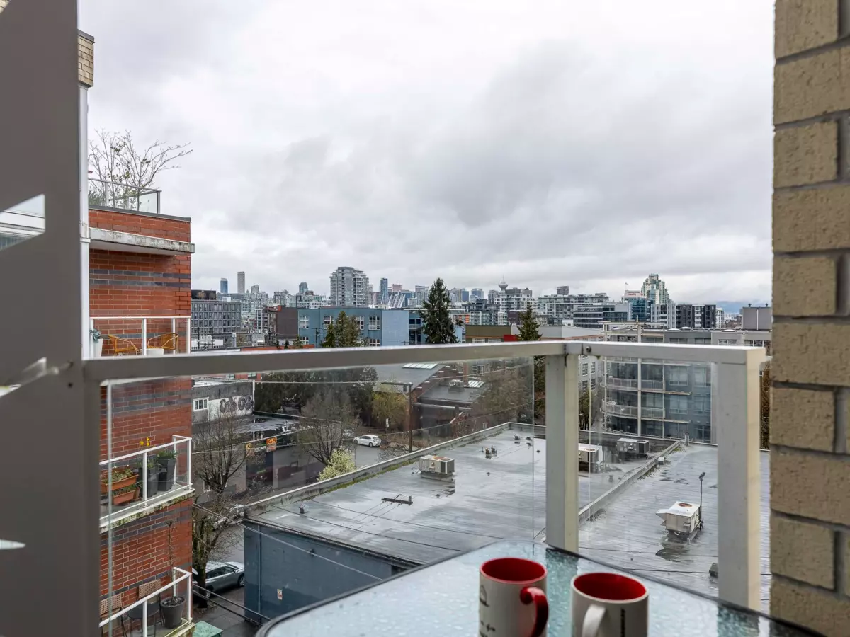 Family Room Photo of 502 311 E 6th Avenue, Vancouver, BC