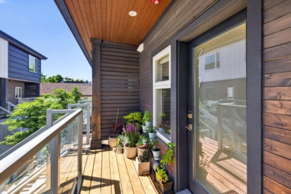 Backyard Photo of 217 455 E 16th Avenue, Vancouver, BC