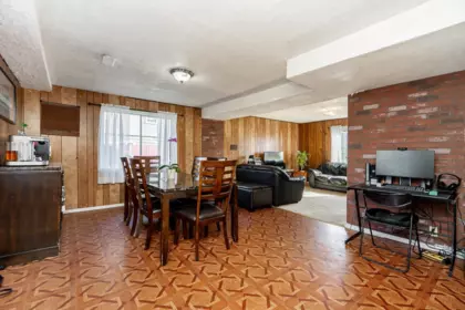 Hallway Photo of 343 Pembina Street, New Westminster, BC