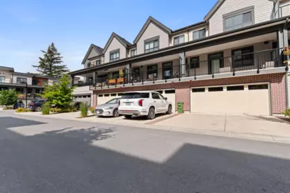 Front Yard Photo of 30 45500 Campus Drive, Chilliwack, BC