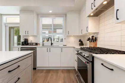 Kitchen Island Photo of 30 45500 Campus Drive, Chilliwack, BC