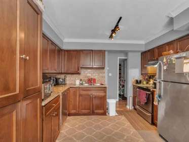 Kitchen Island Photo of 186 10077 156 Street, Surrey, BC