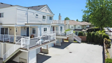 Staircase Photo of 186 10077 156 Street, Surrey, BC