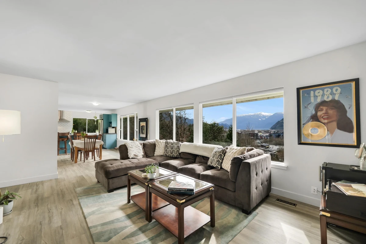 Dining Area Photo of 38273 View Place, Squamish, BC