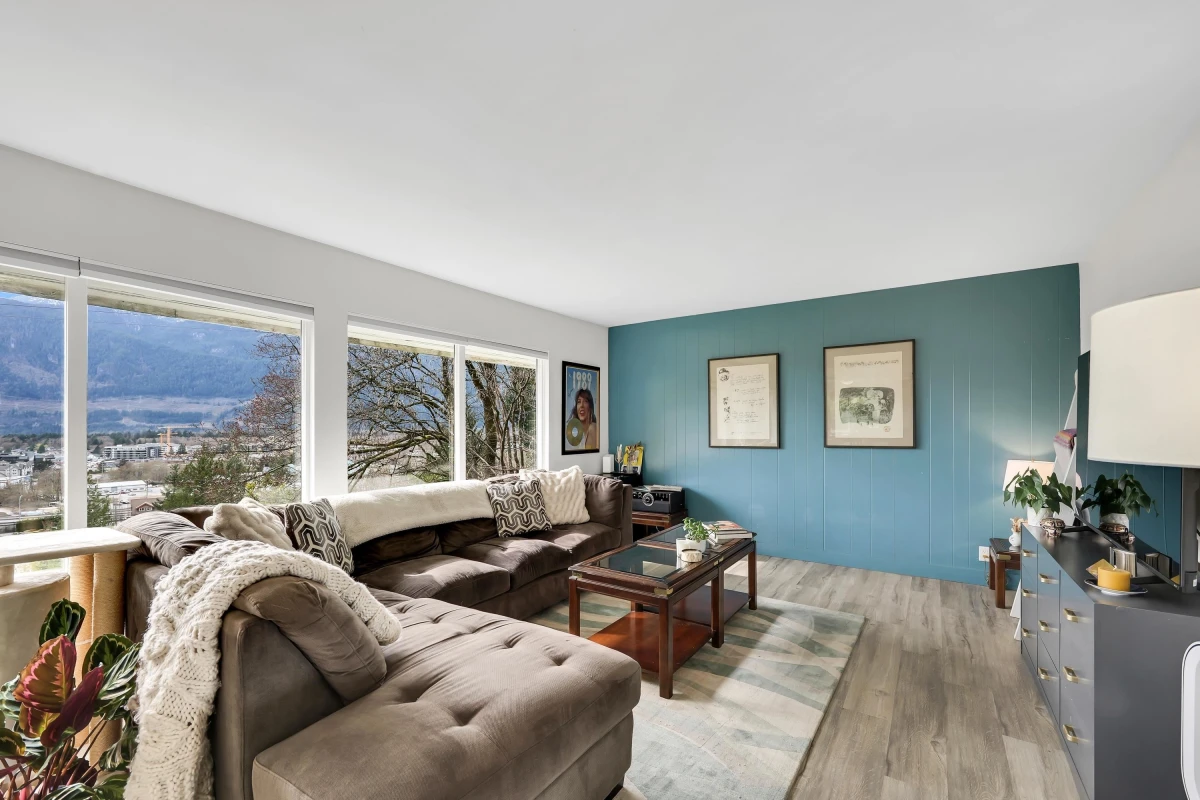 Living Room Photo of 38273 View Place, Squamish, BC