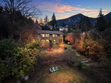 38273 View Place, Squamish, BC, Squamish — 4 bed single family residence for sale