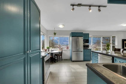 Kitchen Island Photo of 38273 View Place, Squamish, BC
