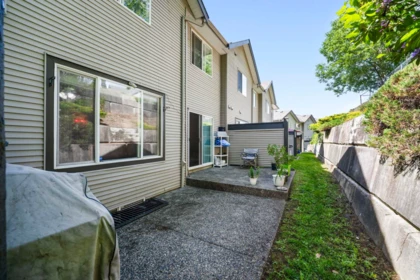 Garage Interior Photo of 20 46360 Valleyview Road, Chilliwack, BC