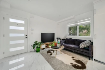 Mudroom Photo of 1010 Augusta Avenue, Burnaby, BC