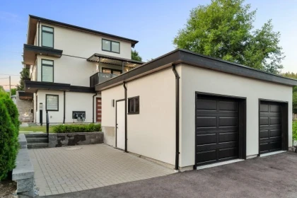 Outdoor Patio Photo of 1010 Augusta Avenue, Burnaby, BC