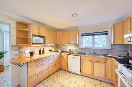 Pantry Photo of 3081 E Georgia Street, Vancouver, BC