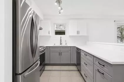 Kitchen Island Photo of 30 7428 Southwynde Avenue, Burnaby, BC