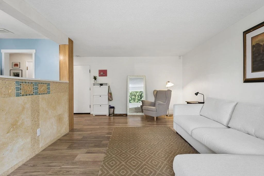 Living Room Photo of 207 2494 Cornwall Avenue, Vancouver, BC