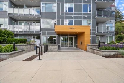 220 10838 Whalley Boulevard, Surrey, BC, Surrey — Apartment/Condo for sale