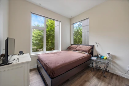 Office / Den Photo of 220 10838 Whalley Boulevard, Surrey, BC