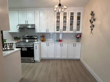 401 4941 Lougheed Highway, Burnaby, BC, Burnaby — Apartment/Condo for sale