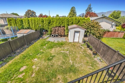 Garden / Landscaping Photo of 9487 Coote Street, Chilliwack, BC