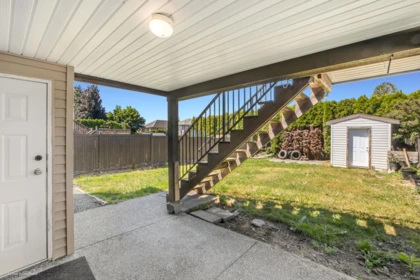 Swimming Pool Photo of 9487 Coote Street, Chilliwack, BC