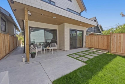 Garden / Landscaping Photo of 2 625 E 24th Avenue, Vancouver, BC