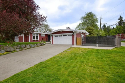 Swimming Pool Photo of 2662 Sheffield Way, Abbotsford, BC