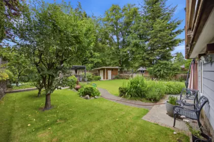 Aerial View of 944 Tollcross Road, North Vancouver, BC
