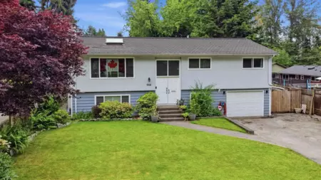 944 Tollcross Road, North Vancouver, BC, North Vancouver — Single Family Residence for sale