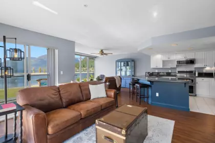 215 328 Esplanade Avenue, Harrison Hot Springs, BC, Harrison Hot Springs — Apartment/Condo for sale