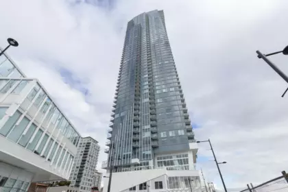 1704 680 Quayside Drive, New Westminster, BC, New Westminster — Apartment/Condo for sale