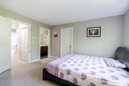 Entry Foyer Photo of 94 18199 70 Avenue, Surrey, BC