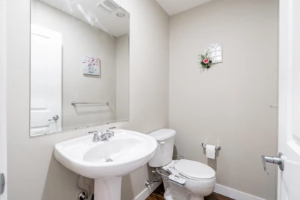 Primary Bathroom Photo of 94 18199 70 Avenue, Surrey, BC