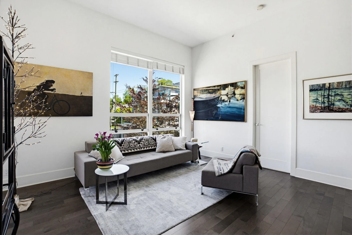 Living Room Photo of 304 2108 W 12th Avenue, Vancouver, BC