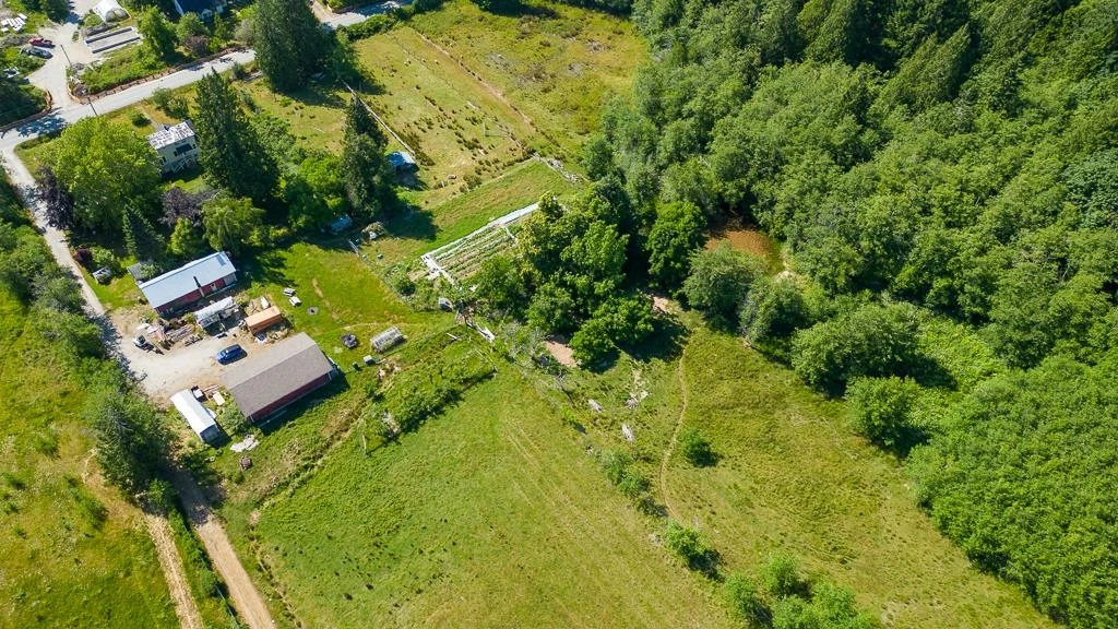 Family Room Photo of 6104 Mason Road, Sechelt, BC