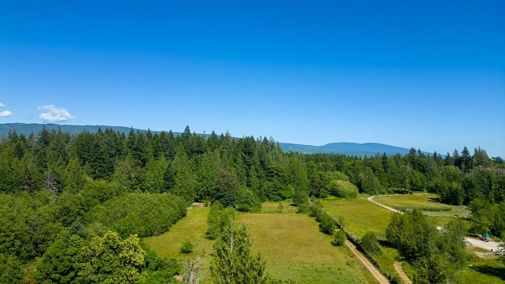 Living Room Photo of 6104 Mason Road, Sechelt, BC