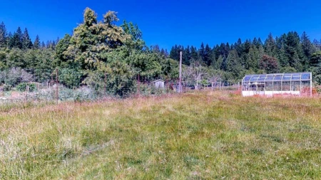 Hot Tub / Spa Photo of 6104 Mason Road, Sechelt, BC