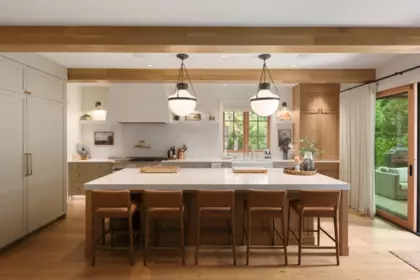 7249 S Fitzsimmons Road, Whistler, BC, Whistler — Single Family Residence for sale