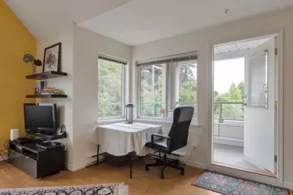 Breakfast Nook Photo of 311 10128 132 Street, Surrey, BC