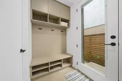 Entry Foyer Photo of 3128 Inverness Street, Vancouver, BC
