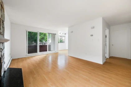 210 1420 E 8th Avenue, Vancouver, BC, Vancouver — Apartment/Condo for sale