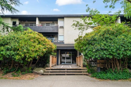 Entry Foyer Photo of 210 1420 E 8th Avenue, Vancouver, BC