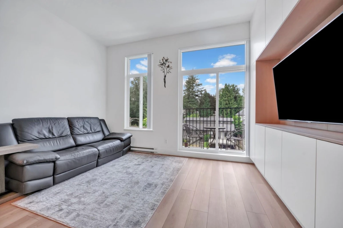 Dining Area Photo of 404 718 Edgar Avenue, Coquitlam, BC