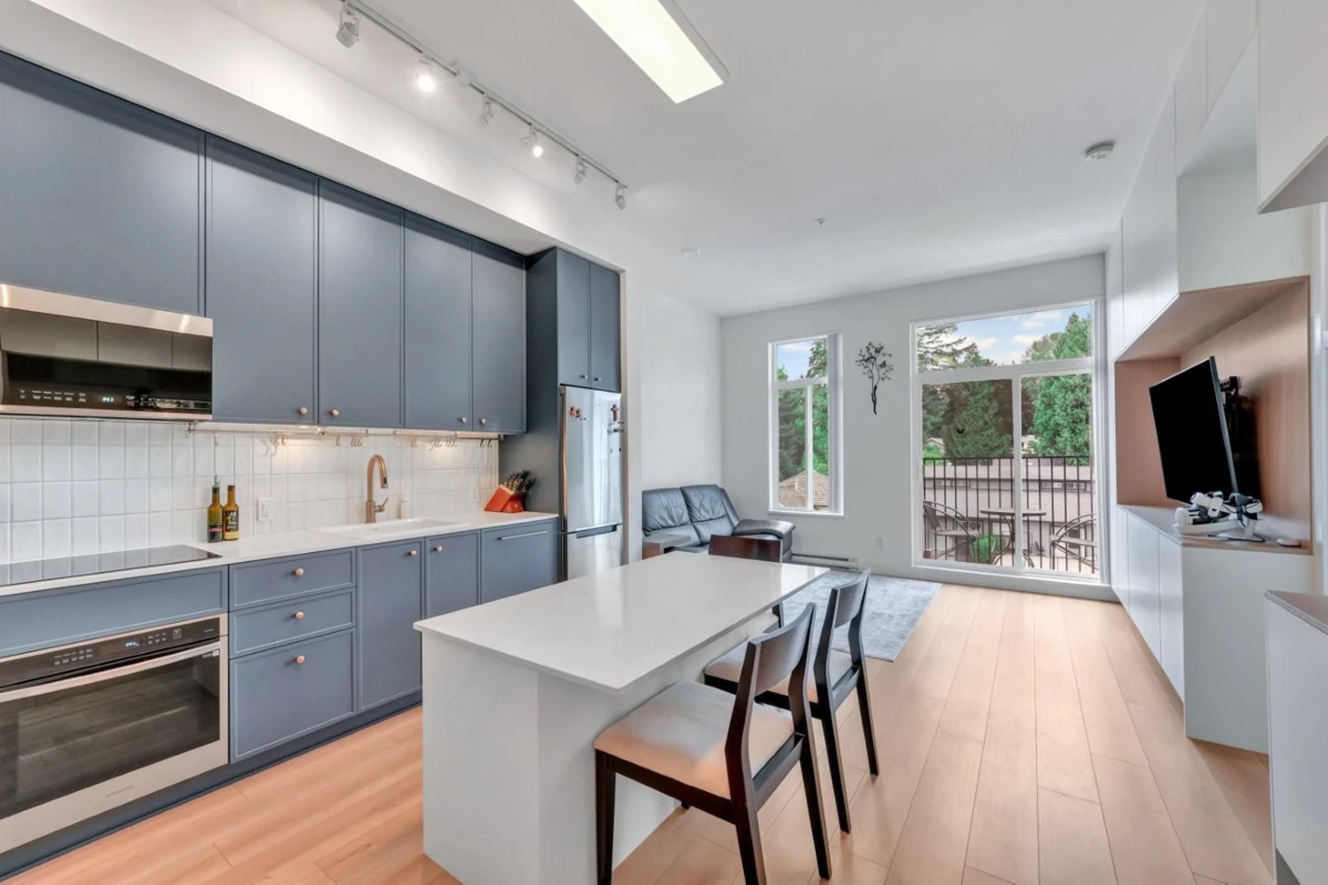 Living Room Photo of 404 718 Edgar Avenue, Coquitlam, BC