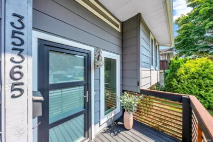 Garden / Landscaping Photo of 35365 Selkirk Avenue, Abbotsford, BC