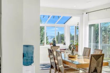 Breakfast Nook Photo of 300 W Balmoral Road, North Vancouver, BC