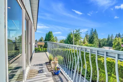 Guest Bathroom Photo of 300 W Balmoral Road, North Vancouver, BC
