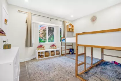 Loft / Bonus Room Photo of 300 W Balmoral Road, North Vancouver, BC