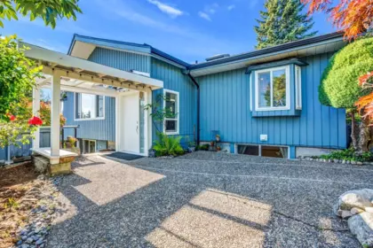Outdoor Kitchen Photo of 300 W Balmoral Road, North Vancouver, BC
