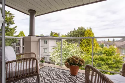 Laundry Room Photo of 303 1500 Merklin Street, White Rock, BC