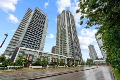 605 10448 University Drive, Surrey, BC, Surrey — Apartment/Condo for sale