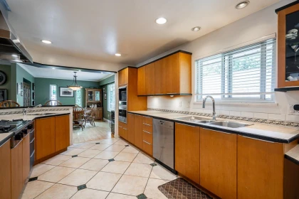 Breakfast Nook Photo of 13937 35a Avenue, Surrey, BC